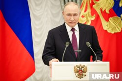 Путин не встретится с Зеленским, поскольку глава Украины — не законный представитель своей страны, подчеркнул эксперт