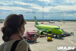 Овербукинг - это практика, когда авиакомпании намерено продают билетов больше, чем мест