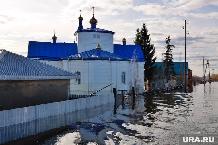 Епархия просит курганцев помочь храму, побывавшему в наводнении 