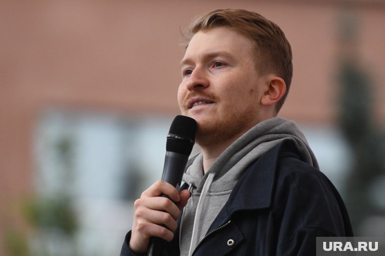В месяц затраты составляют около пяти тысяч долларов, сообщил Поперечный*