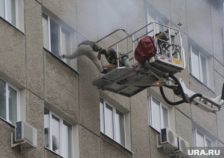 Из горящего дома эвакуировали 15 человек