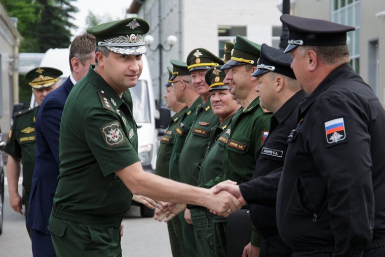 Замминистр обороны Тимур Иванов посетил Пермское суворовское военное училище. Пермь