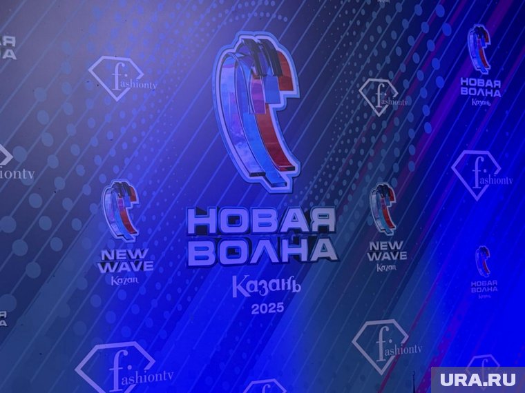 «Новая волна» не только музыкальный конкурс, но и повод для звезд выгулять наряды