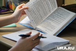 Школьники тратят на домашние задания в разы больше времени, чем рекомендует Минпросвещения