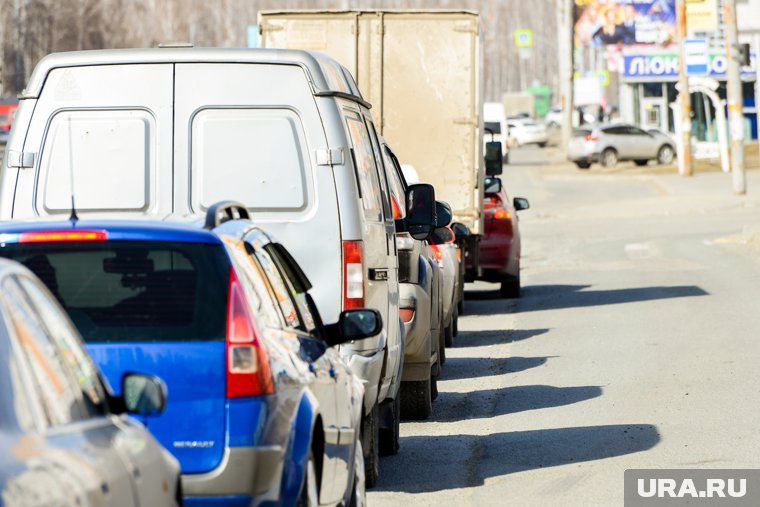 В областной центр не могут заехать, а местами и выехать