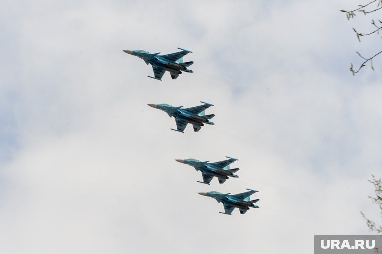 У Украины нет оружия против бомбардировщика Ту-160М (на фото Су-34)