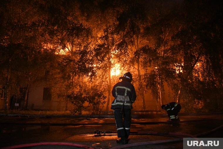 В Сургуте загорелся многоквартирный жилой дом