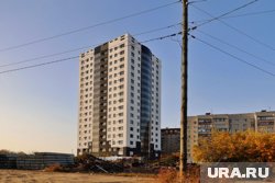 Незаконную высотку в Шевелевке благоустраивают 