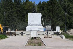 Памятник готов уже на 80% 
