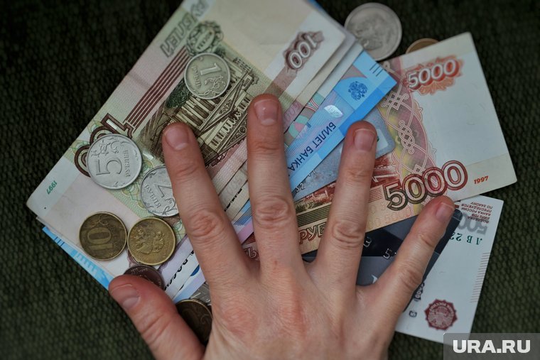 Курганец оплатил все 13 штрафов из-за ареста его иномарки 