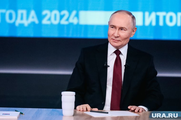 Путин и новый президент Сирии обсудили судьбу российских военных баз