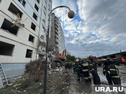 Жители Белгорода создали стихийный мемориал на месте обрушения дома. Видео