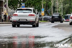 Полиция опубликовала кадры с вылетевшим в Фонтанку Porsche Cayenne