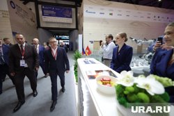 Алексей Текслер начал работу на ПМЭФ