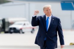 Трамп неоднократно звонил Столтенбергу