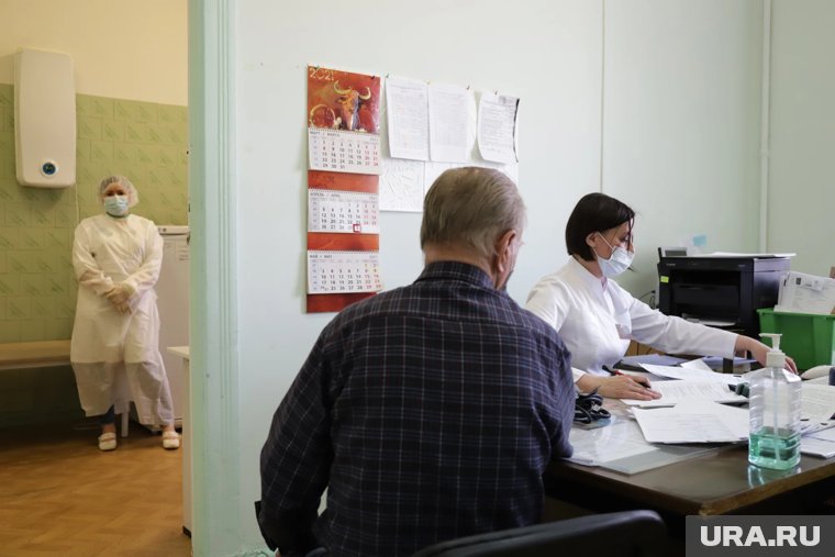 Мэр Орлов призвал усилить работу с населением в плане диспансеризации 