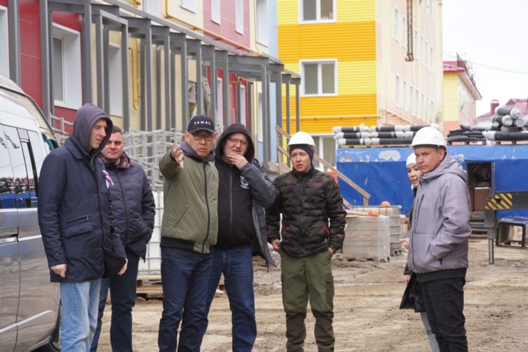 Виктор Югай на стройках в Тазовском