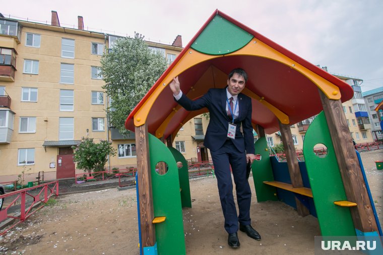 Важно поменять отношение россиян к поселкам и селам, отметил политолог