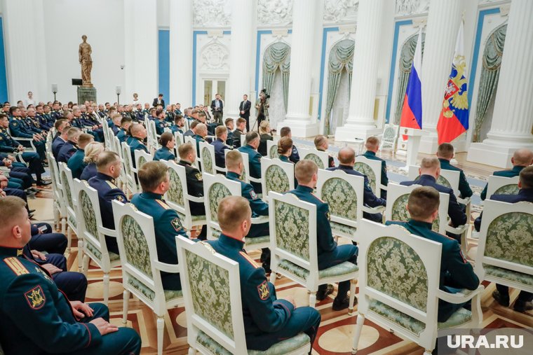 С ветеранами СВО президент Владимир Путин встретился 12 июня, и кто знает, сколько среди  них - будущих губернаторов