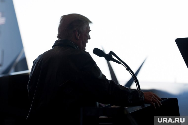 Бывший директор ФБР Джеймс Коми намекнул на убийство Трампа