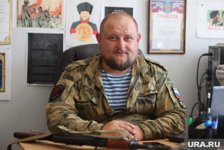 Ветеран СВО Александр Пылков получил медаль от генерала Дмитрия Свинова