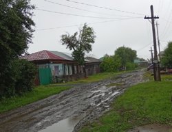 Улица утопает в грязи