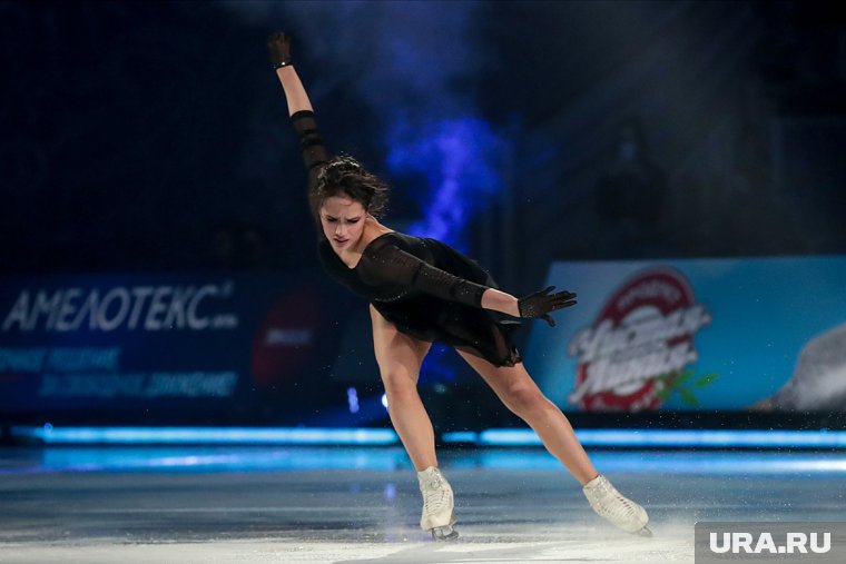 Загитова участвует в ледовых шоу, например, «Чемпионы на льду» Тутберидзе, «Спящая красавица» и «Руслан и Людмила» Навки