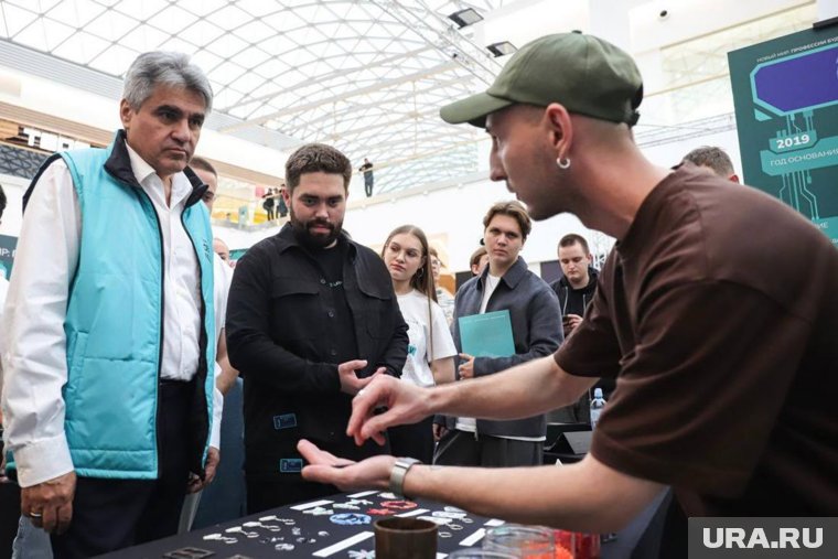 Алексей Нечаев и Рант Краев обошли все стенды на фестивале