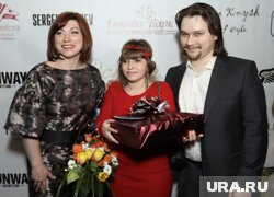 В соцсетях критикуют Дениса за то, что он до сих пор живет под опекой матери 
