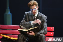 Звездный сын мечтает быть татуированным дедом