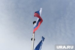 Флаги подняли во всех округах области и районах города