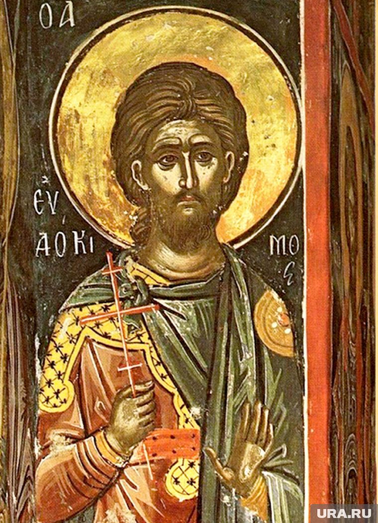 После кончины у его гроба начали происходить чудеса — многие исцелялись от болезней