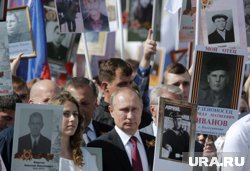 Путин впервые принял участие в акции «Бессмертный полк» в 2015 году