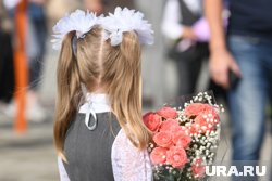 Югорчане выбирают необычные подарки вместо привычных цветов