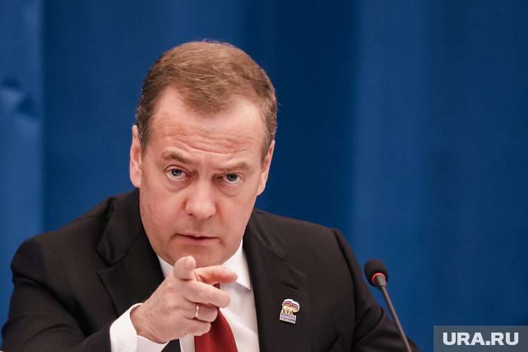 Медведев посетил Пермский пороховой завод