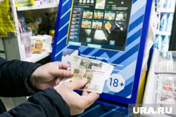 Терминалы с азартными играми ставят в небольших продуктовых магазинах Тюмени