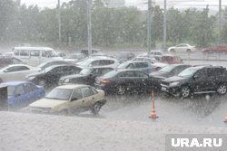 Ливнем затопило центр Копейска