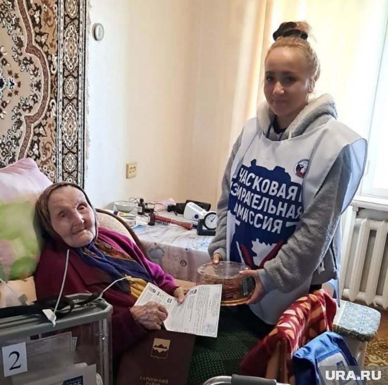 Даже в почетном возрасте жители Челябинской области помнят про свой гражданский долг 