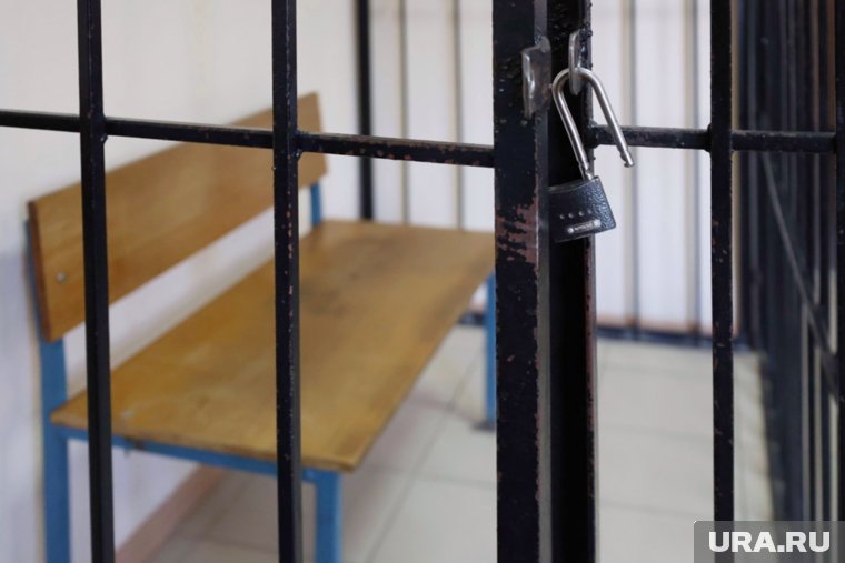 Суд учел отсутствие у Васильева постоянного места жительства и устойчивых социальных связей