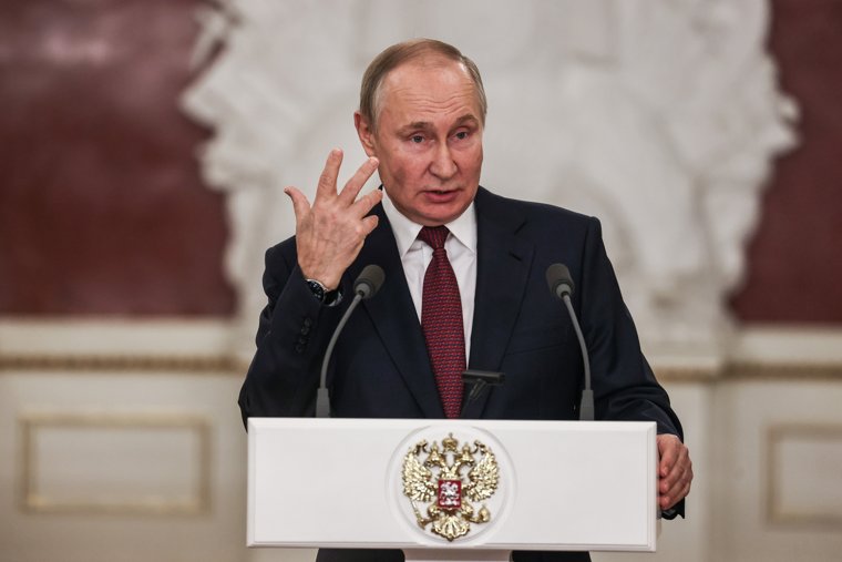 Владимир Путин подчеркнул, что надо исходить из реальных возможностей, чтобы завершить конфликт на Украине