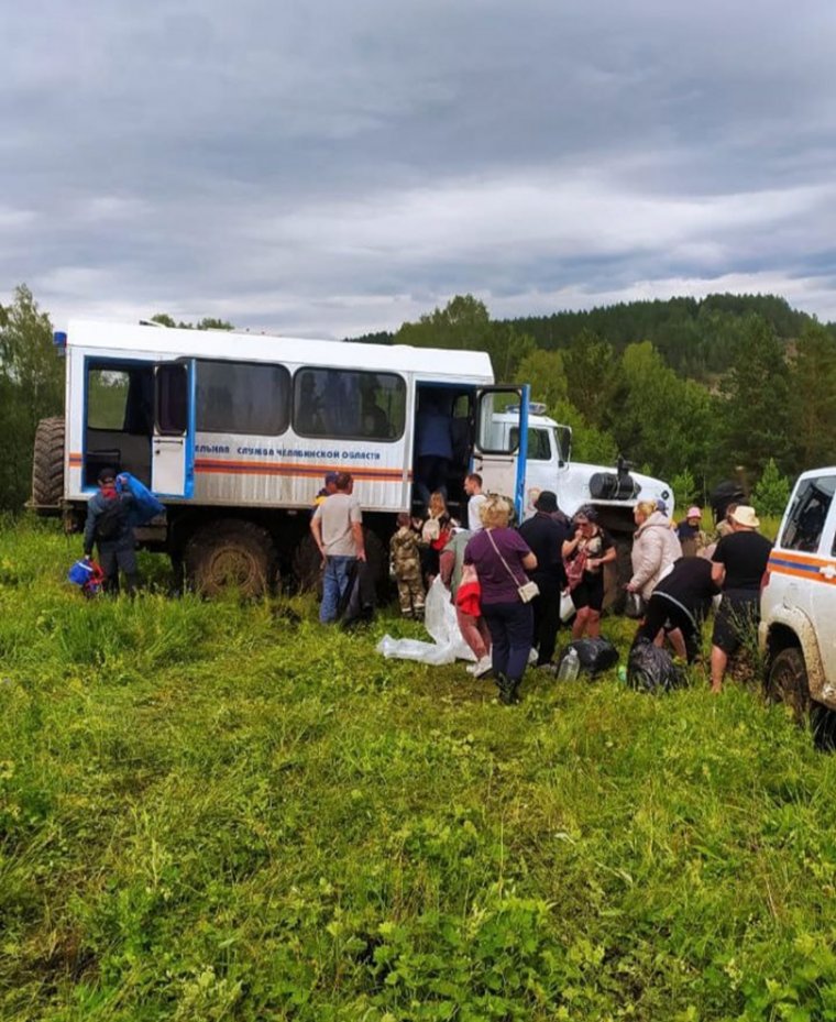 В Челябинской области спасли пермских туристов на реке Юрюзань