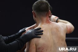 Диккенс нанес вартовчанину сокрушительные удары в четвертом раунде