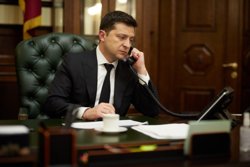 В этот раз Владимир Зеленский предусмотрительно надел строгий костюм