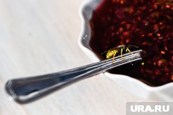 Сезон ос обычно начинается на дачах ранней весной