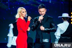 Знаменитости не жили вместе, но ездили отдыхать и выходили в свет друг с другом