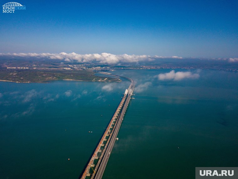 Движение транспорта по «Крымскому мосту» временно приостановлено 