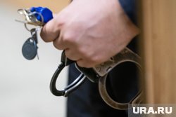 Алексеев обвиняется в получении взятки в особо крупном размере