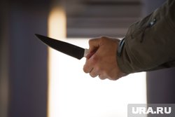 В Надыме посетитель бара получил удар ножом в живот