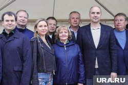 Вокруг Дениса Паслера появляются разные группы влияния