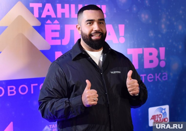 Первое выступление Jah Khalib было запланировано на 10 июля